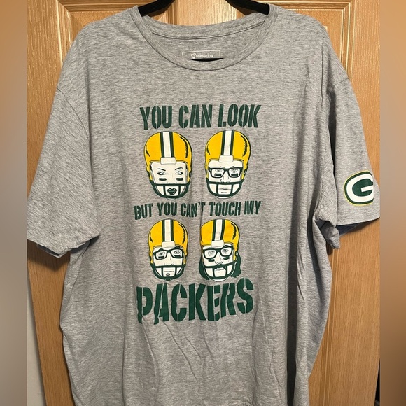 The Green Bay Packers ft. The Band Garbage Limited Edition Tee - Picture 3 of 9